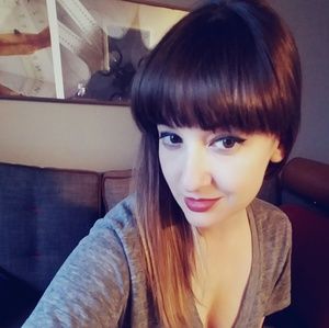 Meet your Posher, Corie